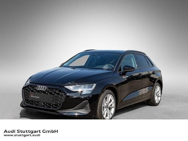 Brillantschwarz Gebraucht 2025 Audi A3 Sportback e-tron Ambiente Kleinwagen | 37.510 € - Bild 1/4