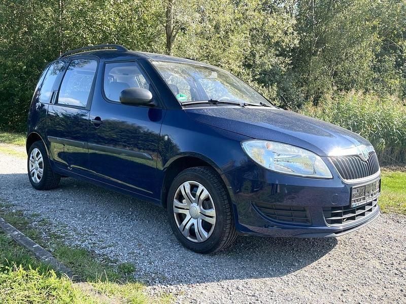 Blau Gebraucht 2011 Skoda Roomster Plus Edition Kombi | 2.690 € (Superpreis) - Bild 1/4