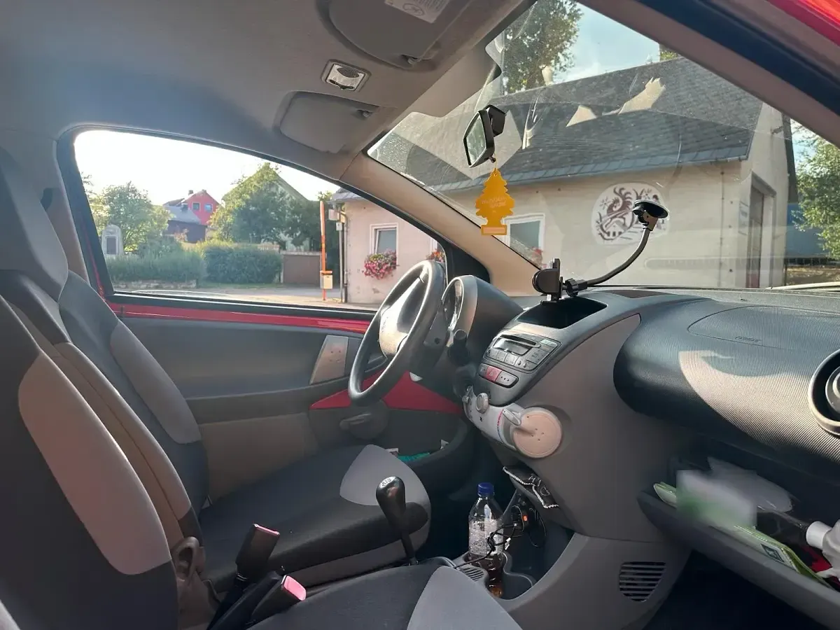 Gebraucht Peugeot 107 68 PS (50 kW) 2008 Rot Kleinwagen