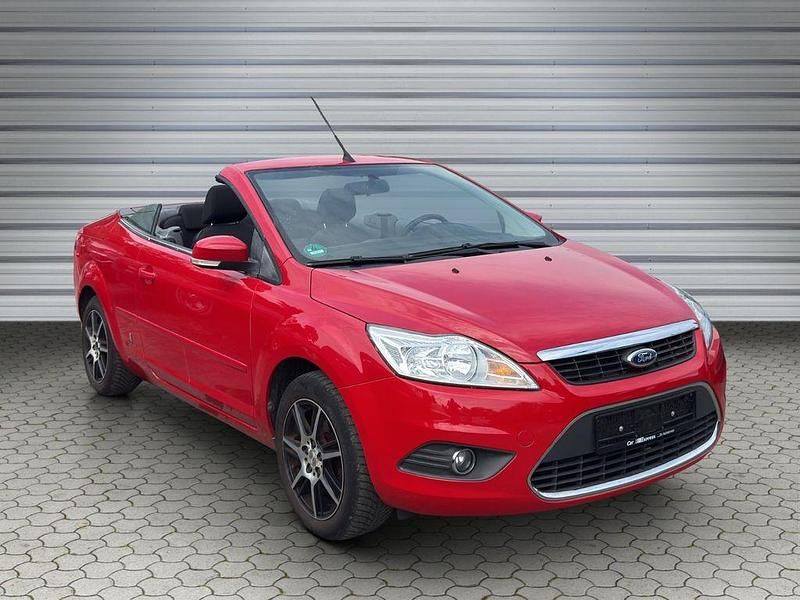 Gebraucht Ford Focus Cabriolet 101 PS (74 kW) 2010 Rot Cabrio
