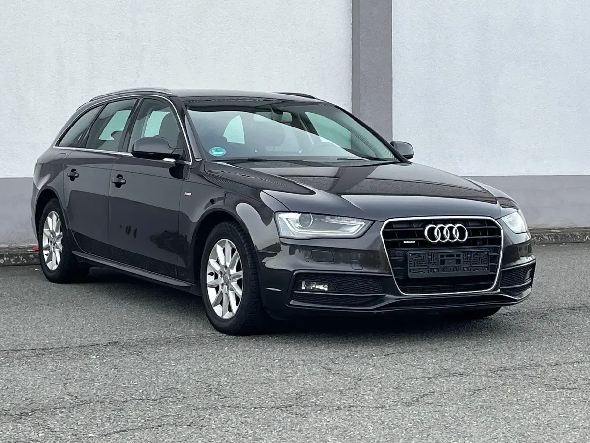 Gebraucht Audi A4 Ambiente 177 PS (130 kW) 2014 Grau Kombi