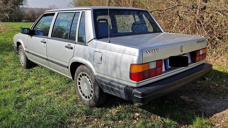 Second-hand Volvo 740 113 CP (83 kW) 1990 Berlinǎ