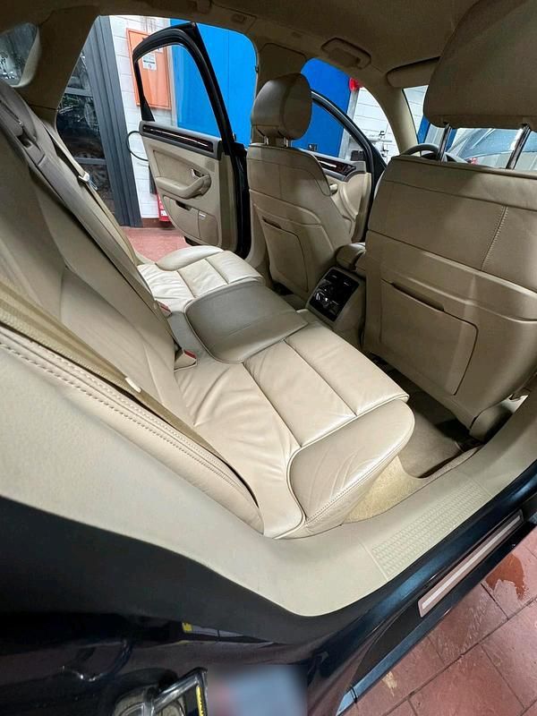 Gebraucht Audi A8 344 PS (253 kW) 2003 Blau Limousine