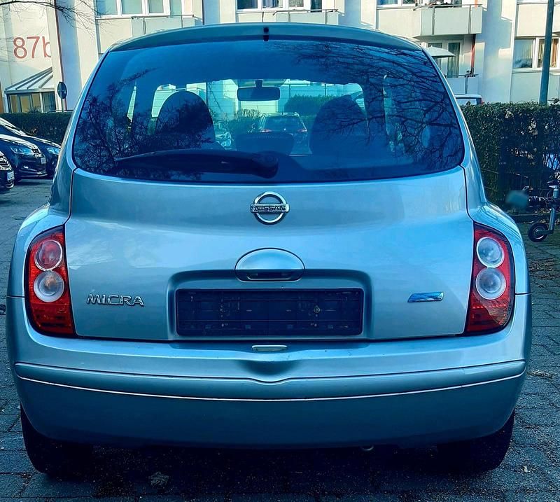 Gebraucht Nissan Micra 65 PS (47 kW) 2010 Silber Kleinwagen