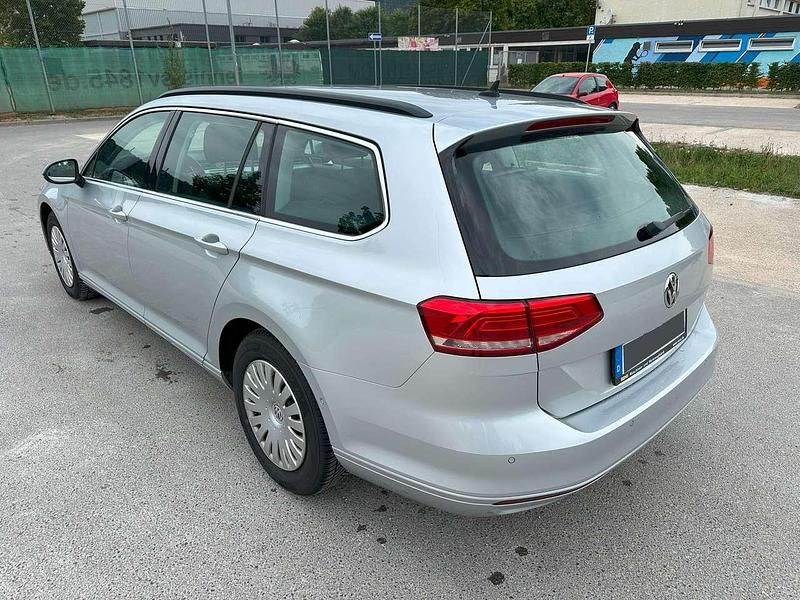 Gebraucht VW Passat Comfortline 150 PS (110 kW) 2017 Reflexsilber Kombi