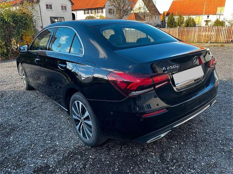 Gebraucht Mercedes A250 Progressive 218 PS (160 kW) 2020 Schwarz Limousine