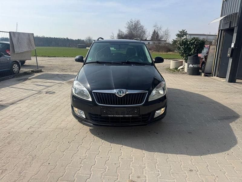 Gebraucht Skoda Fabia Ambition 69 PS (50 kW) 2012 Schwarz Limousine