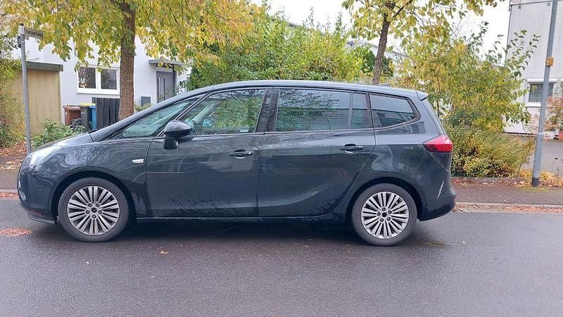 Schwarz Gebraucht 2016 Opel Zafira Tourer Edition Van / Kleinbus | 8.700 € (Fairer Preis) - Bild 1/2