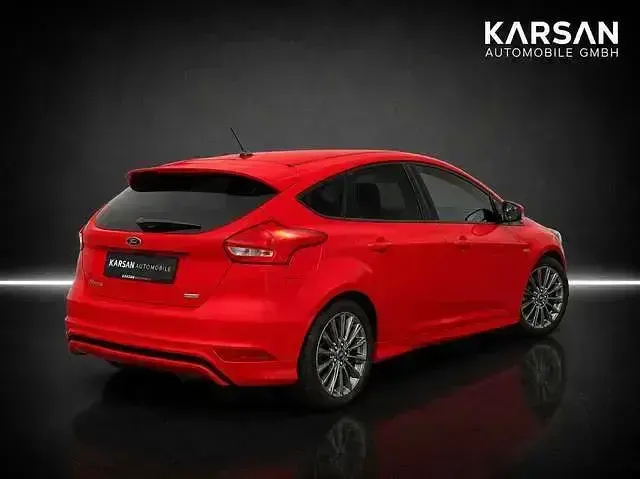 Gebraucht Ford Focus ST-Line 140 PS (102 kW) 2018 Rot Kleinwagen