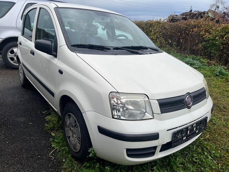 Weiß Gebraucht 2009 Fiat Panda Dynamic Limousine | 2.750 € - Bild 1/4