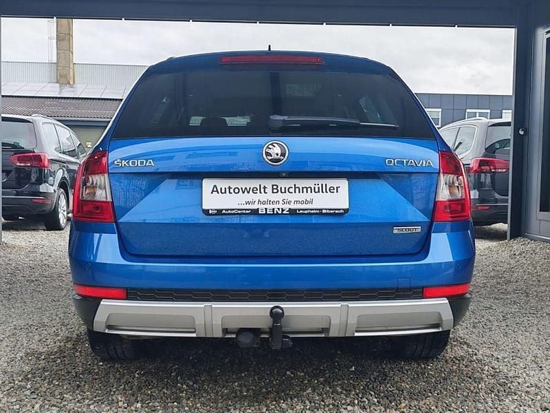 Gebraucht Skoda Octavia Scout 184 PS (135 kW) 2016 Blau Kombi