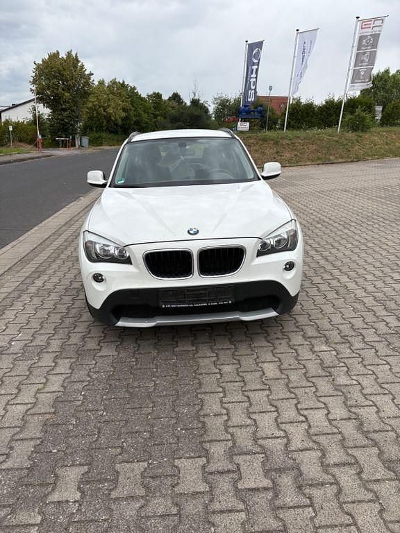 Weiß Gebraucht 2012 BMW X1 SUV | 3.200 € (Fairer Preis) - Bild 1/4