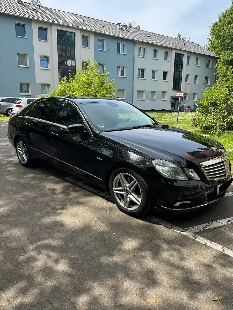 Gebraucht Mercedes E350 231 PS (169 kW) 2009 Schwarz Limousine