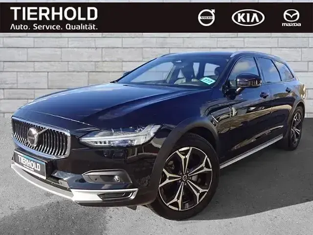 Gebraucht Volvo V90 CC Pro 235 PS (172 kW) 2022 Onyx black / metallic Kombi