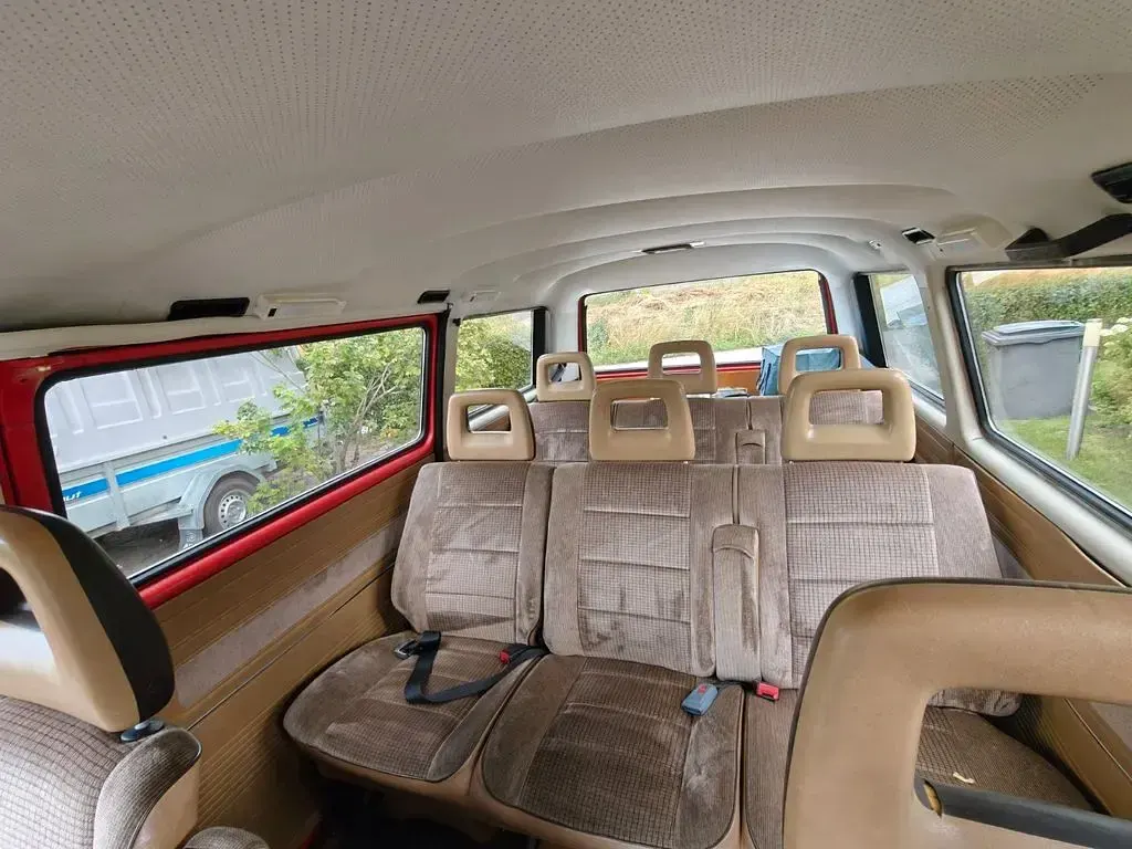 Second-hand VW Caravelle 111 CP (81 kW) 1992 Roșu Van