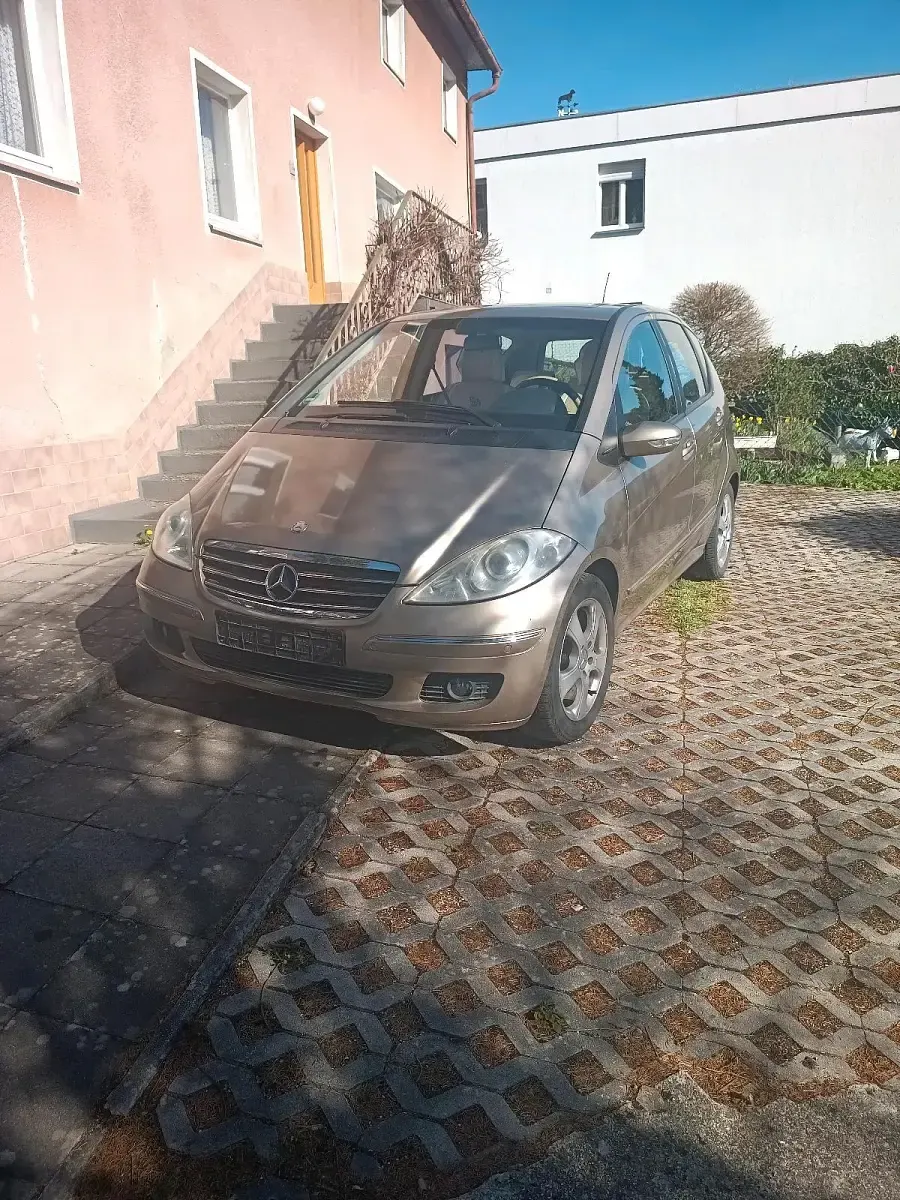 Gebraucht Mercedes A160 82 PS (60 kW) 2006 Gold Kleinwagen