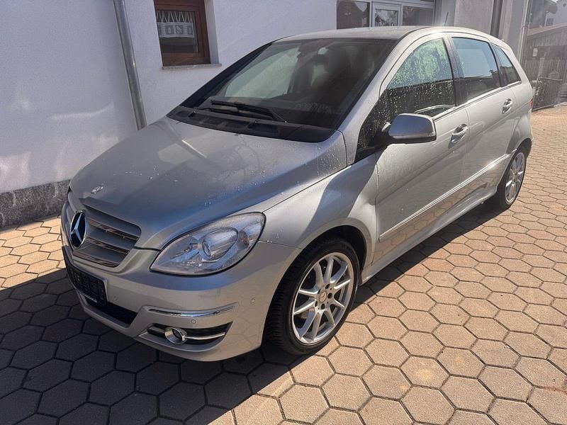 Silber Gebraucht 2008 Mercedes B200 Van / Kleinbus | 3.500 € (Superpreis) - Bild 1/4