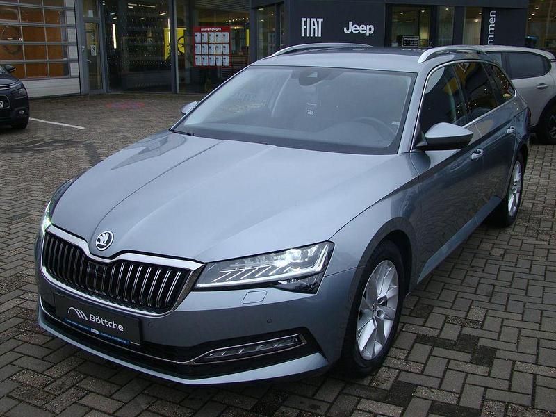 Business grau metallic Gebraucht 2021 Skoda Superb Limousine | 26.990 € (Etwas zu teuer) - Bild 1/4