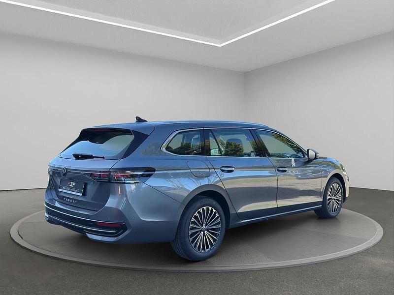 Neu VW Passat Elegance 150 PS (110 kW) 2025 Grau Limousine