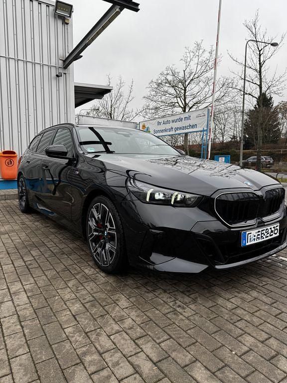 Gebraucht BMW 540 Shadowline 303 PS (222 kW) 2025 Schwarz Kombi
