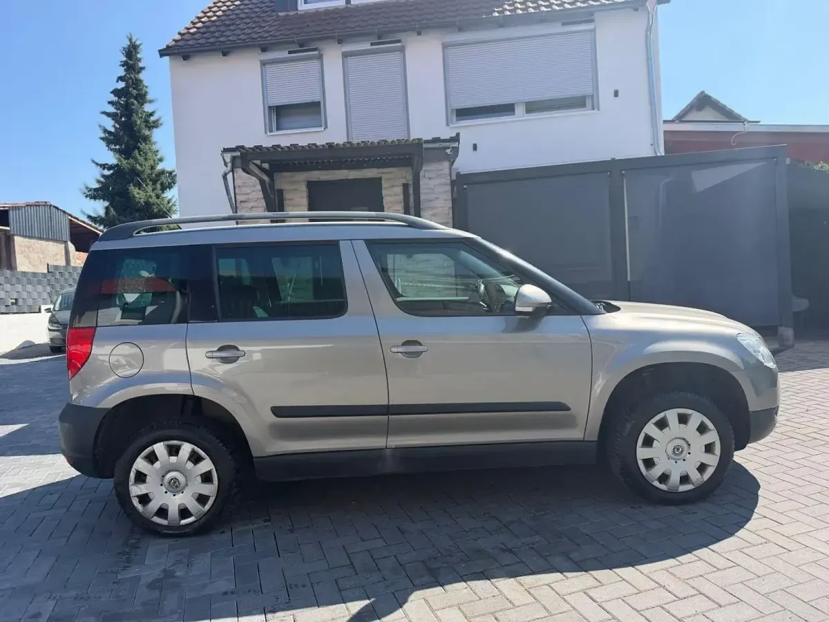 Gebraucht Skoda Yeti Plus Edition 122 PS (89 kW) 2010 Beige SUV