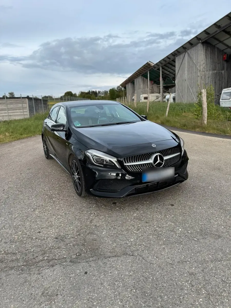 Gebraucht Mercedes A200 AMG line 136 PS (100 kW) 2017 Schwarz Kombi