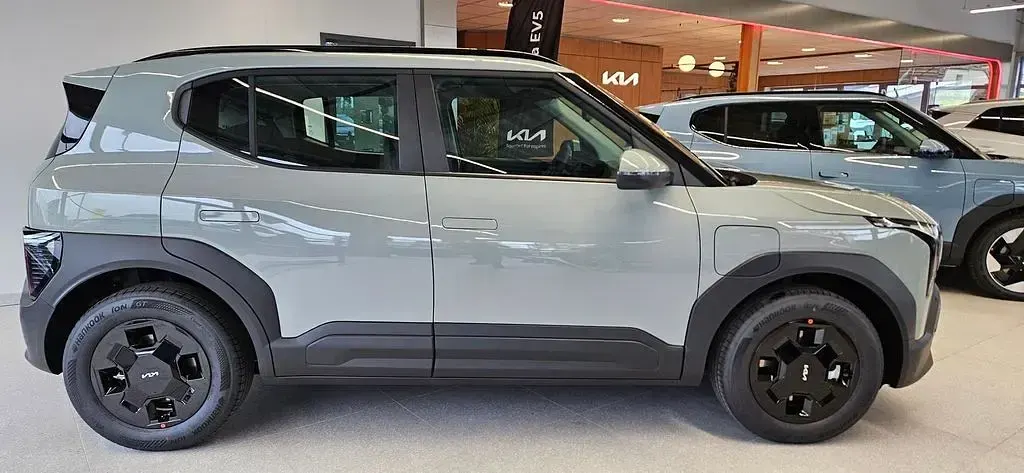 Neu Kia EV2 Earth 108 kW (147 PS) 2026 Grau SUV