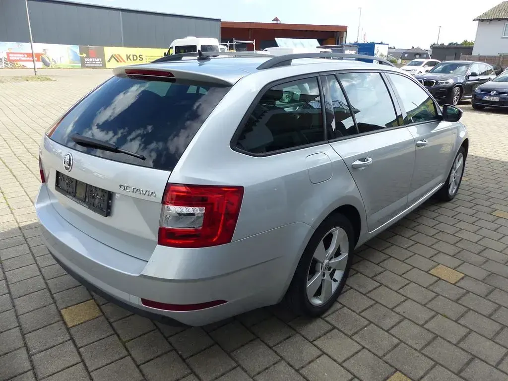 Gebraucht Skoda Octavia Clever 150 PS (110 kW) 2018 Silber Kombi