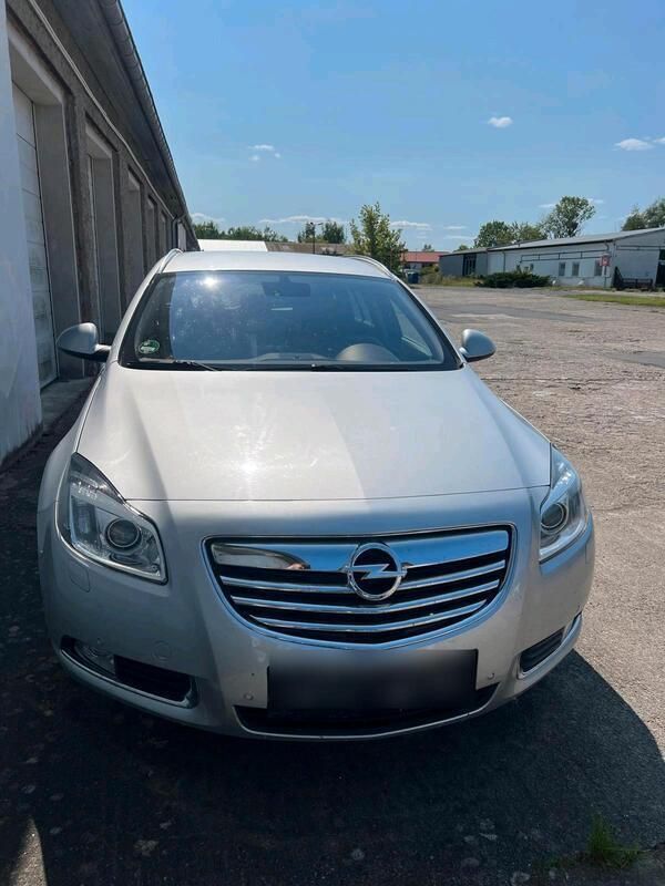 Silber Gebraucht 2011 Opel Insignia Kombi | 5.500 € (Fairer Preis) - Bild 1/4