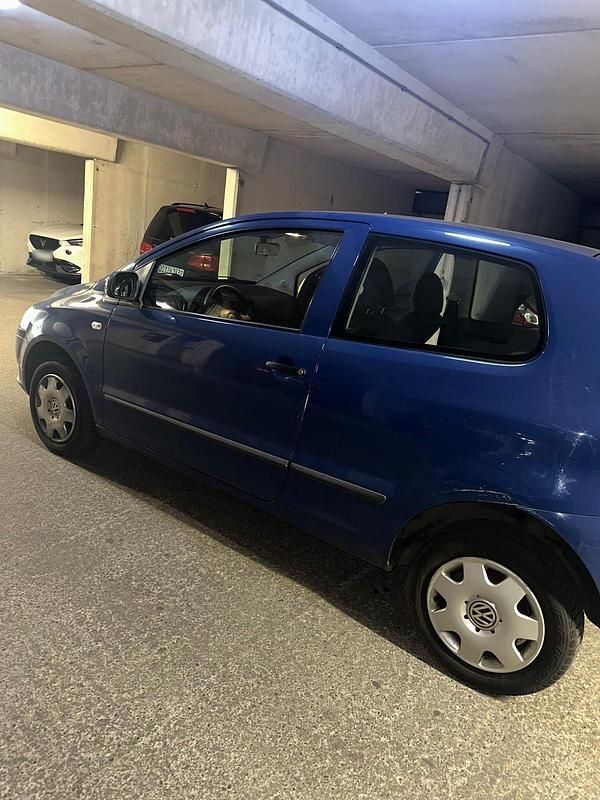 Second-hand VW Fox 51 CP (37 kW) 2005 Albastru Hatchback