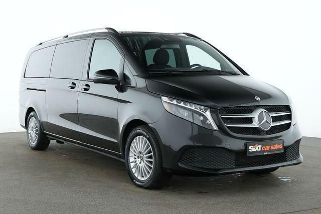 Schwarz Gebraucht 2024 Mercedes V300 Van / Kleinbus | 51.440 € - Bild 1/4