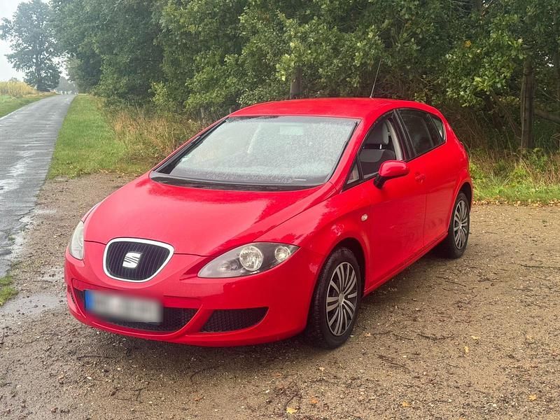 Rot Gebraucht 2007 Seat Leon Limousine | 1.500 € (Superpreis) - Bild 1/4