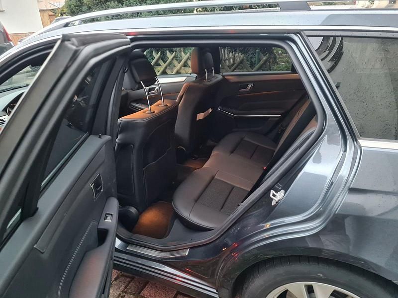 Gebraucht Mercedes E200 Avantgarde 184 PS (135 kW) 2014 Grau Kombi