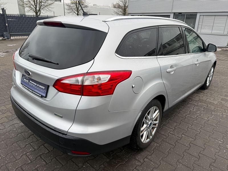 Gebraucht Ford Focus Titanium 125 PS (91 kW) 2015 Silber Kombi