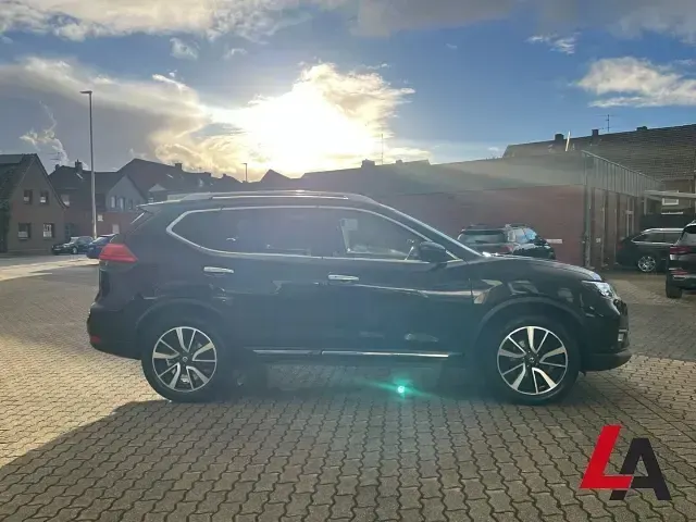 Gebraucht Nissan X-Trail Tekna 163 PS (119 kW) 2018 M) (schwarz SUV