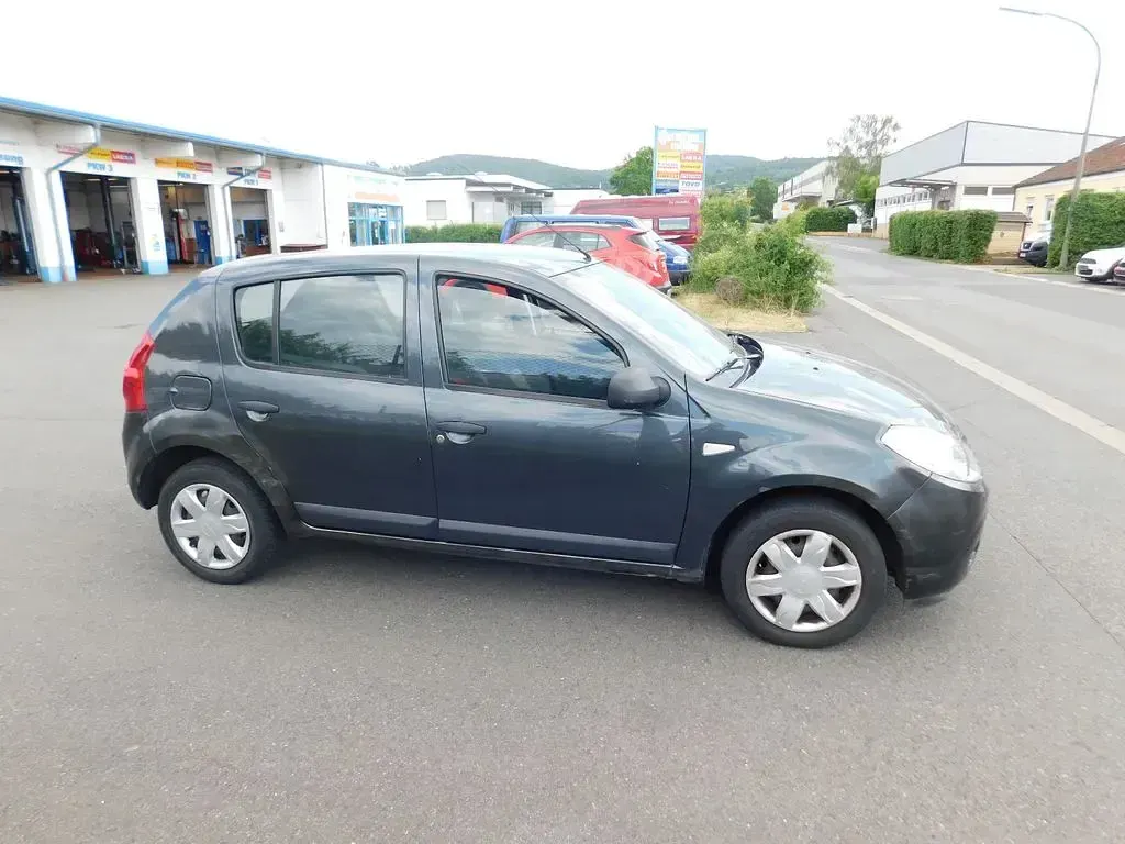 Gebraucht Dacia Sandero Ambiance 75 PS (55 kW) 2009 Grau Limousine