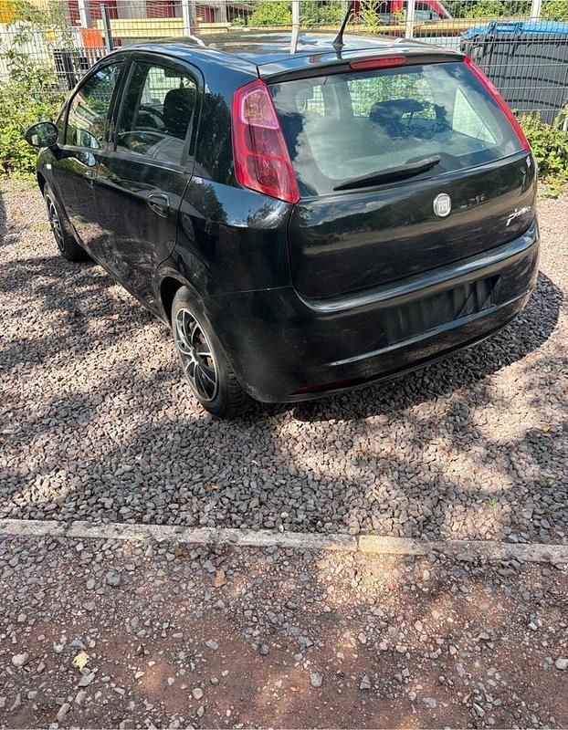Schwarz Gebraucht 2009 Fiat Punto Kleinwagen | 2.900 € (Etwas zu teuer) - Bild 1/4