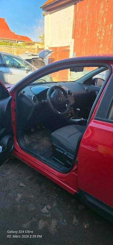 Second-hand Nissan Qashqai 115 CP (84 kW) 2010 Roșu SUV