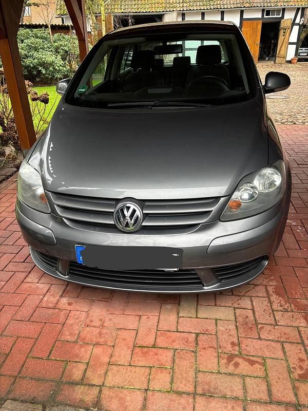 Grau Gebraucht 2005 VW Golf IV Kleinwagen | 3.200 € (Etwas zu teuer) - Bild 1/4
