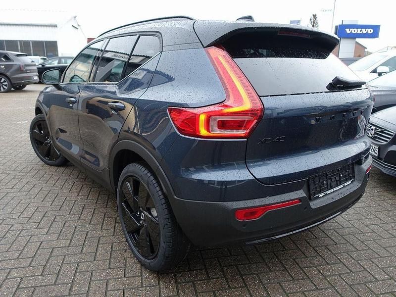 Gebraucht Volvo XC40 Plus 163 PS (119 kW) 2026 Blau SUV