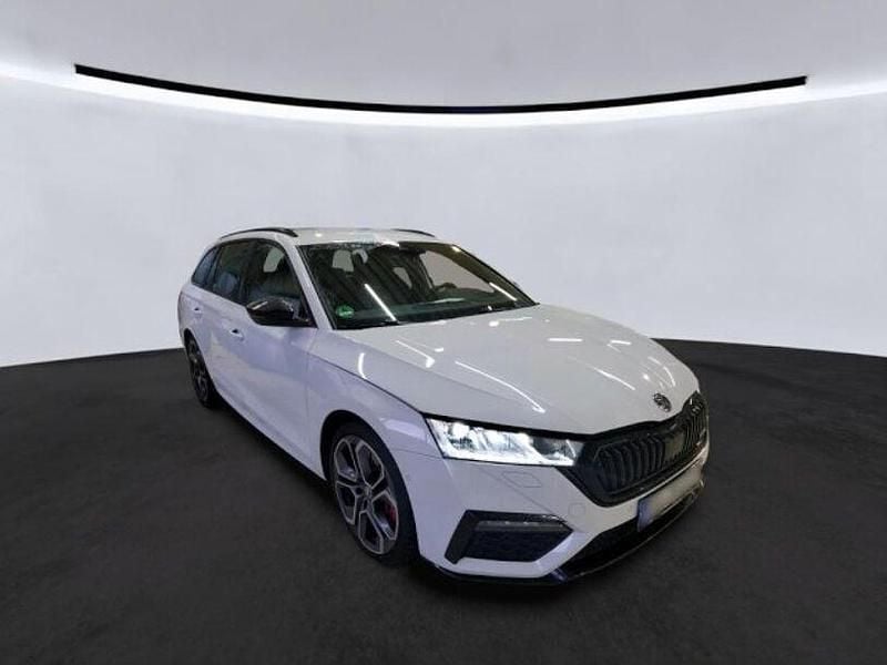 Gebraucht Skoda Octavia First Edition 245 PS (180 kW) 2022 Weiß Kombi