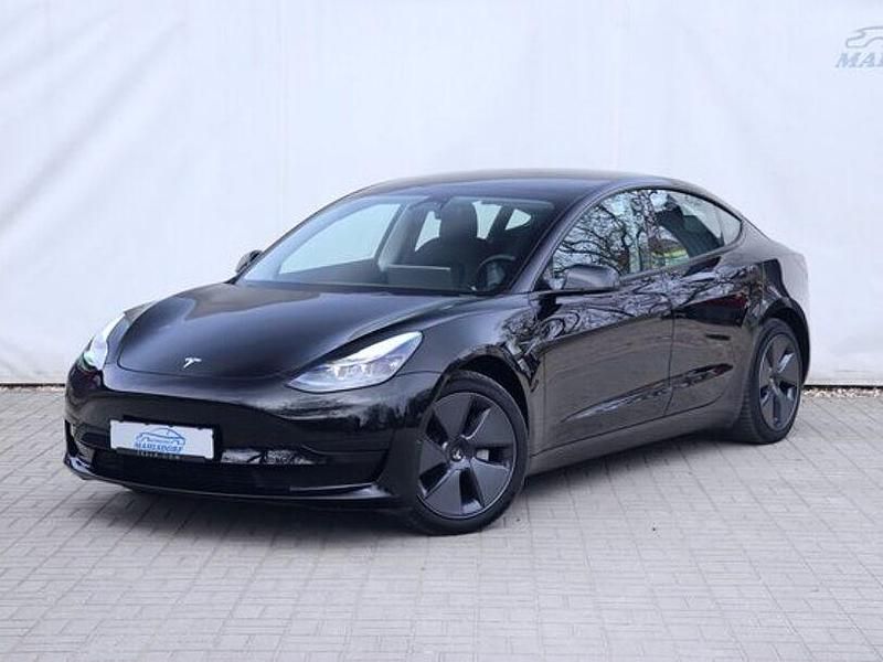 Schwarz Gebraucht 2022 Tesla Model 3 Standard Range Limousine | 26.460 € - Bild 1/3