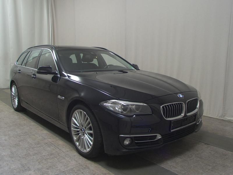 Gebraucht BMW 520 Performance 190 PS (139 kW) 2017 Black sapphire metallic (metallic) Kombi