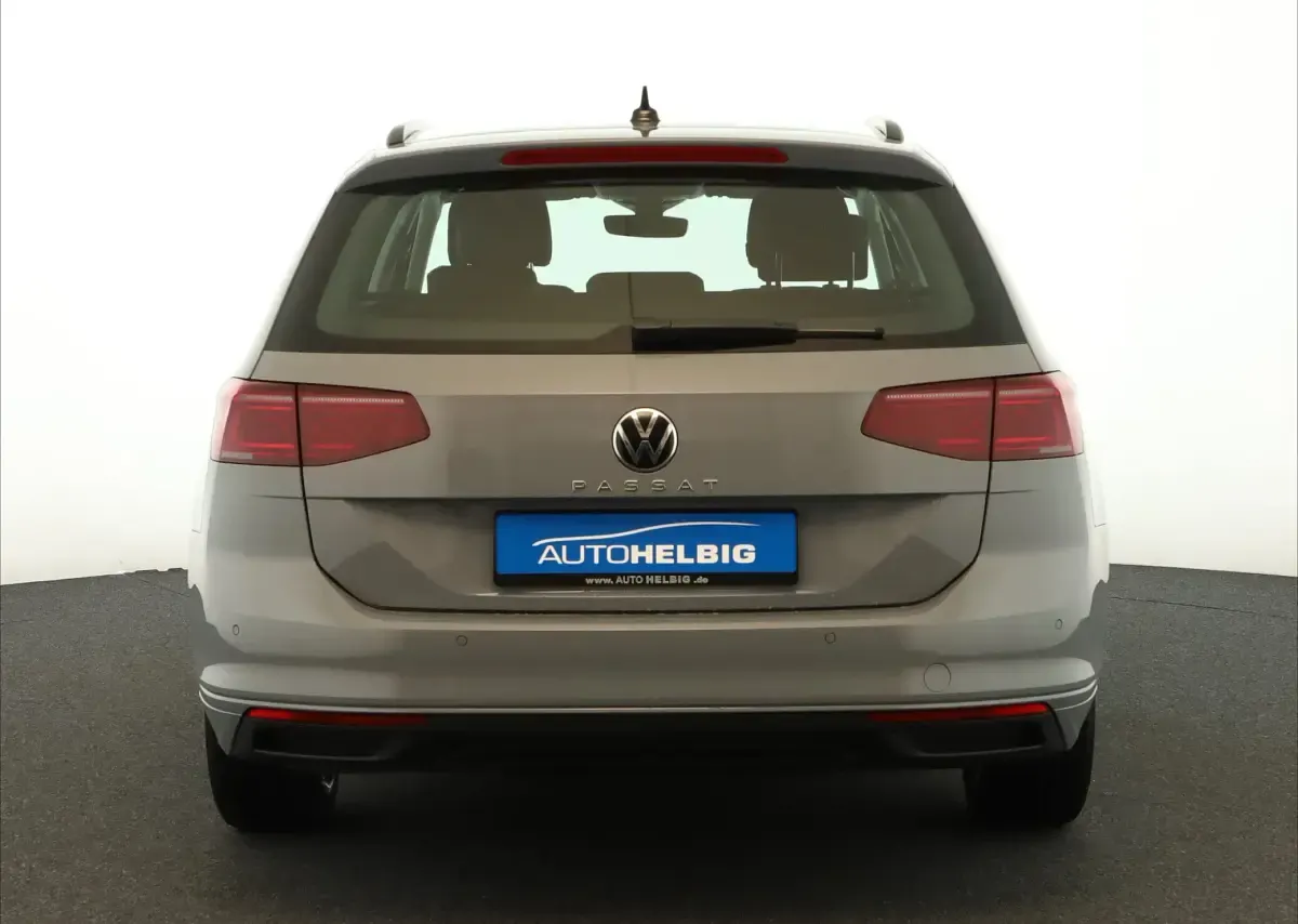 Gebraucht VW Passat Business 150 PS (110 kW) 2024 Mondsteingrau Kombi