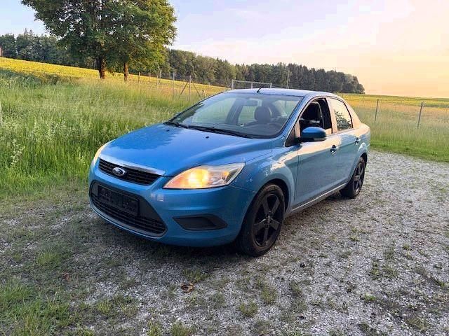 Blau Gebraucht 2008 Ford Focus Limousine | 3.000 € (Guter Preis) - Bild 1/4