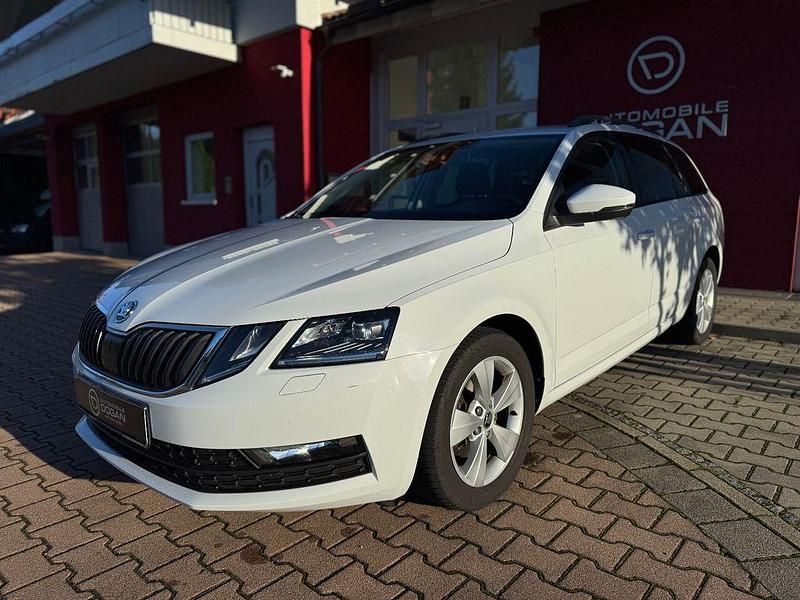 Silber Gebraucht 2020 Skoda Octavia Tour Kombi | 11.950 € (Superpreis) - Bild 1/4