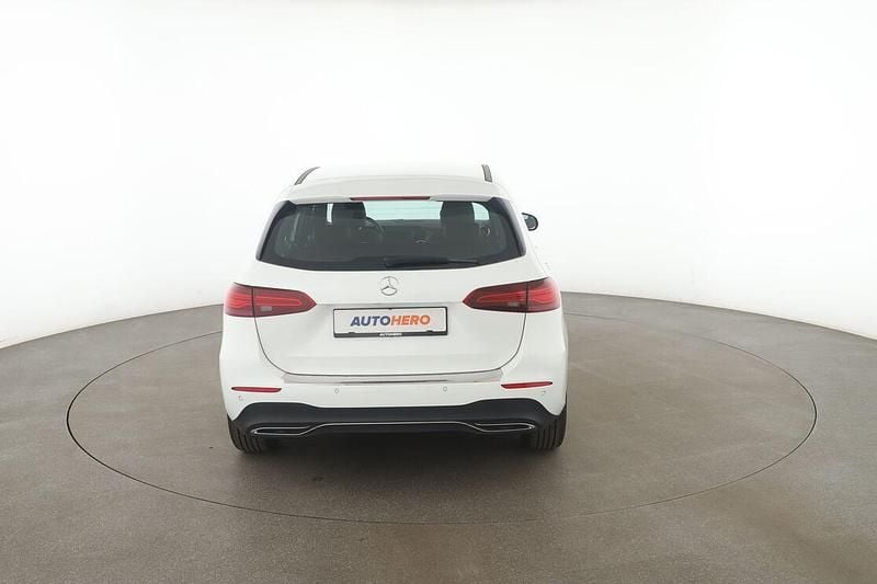 Gebraucht Mercedes B220 Progressive 190 PS (139 kW) 2023 Weiß Van / Kleinbus