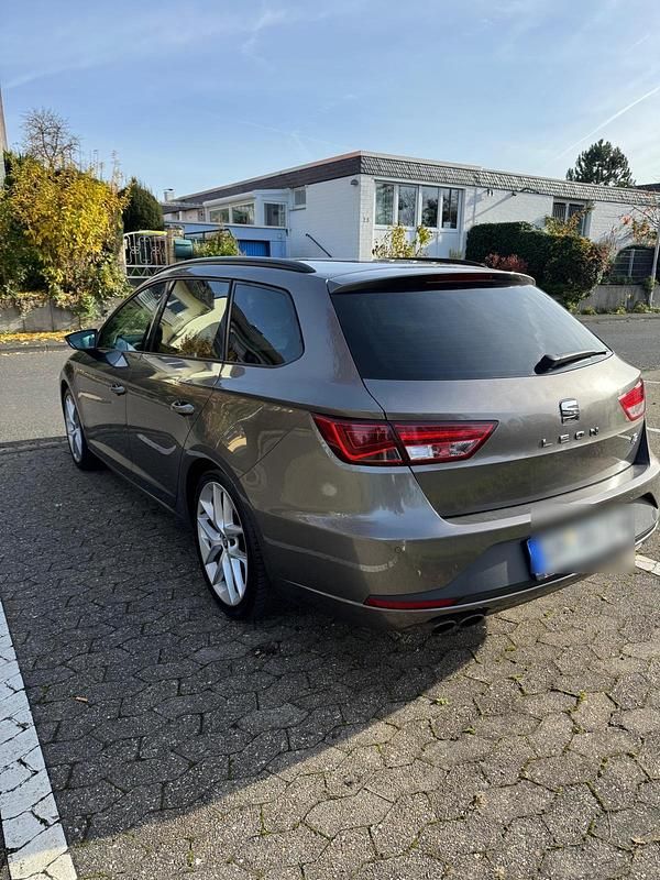 Gebraucht Seat Leon FR-Line 180 PS (132 kW) 2016 Grau Kombi