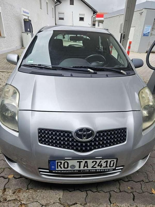 Gebraucht Toyota Yaris Cool 69 PS (50 kW) 2008 Grau Limousine