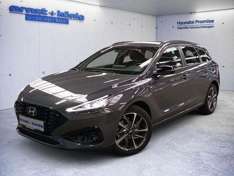 Grau Gebraucht 2024 Hyundai i30 Advantage Kombi | 22.990 € (Fairer Preis) - Bild 1/4